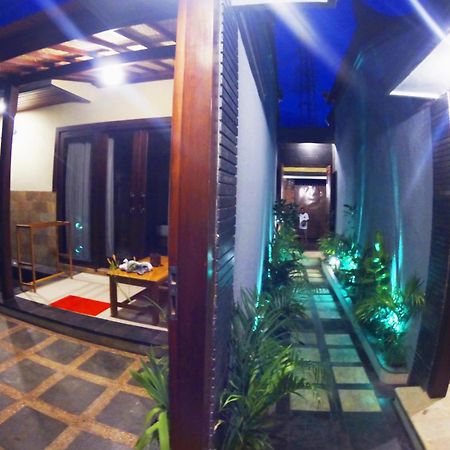 Villa Sahabat Гили Траванган Номер фото